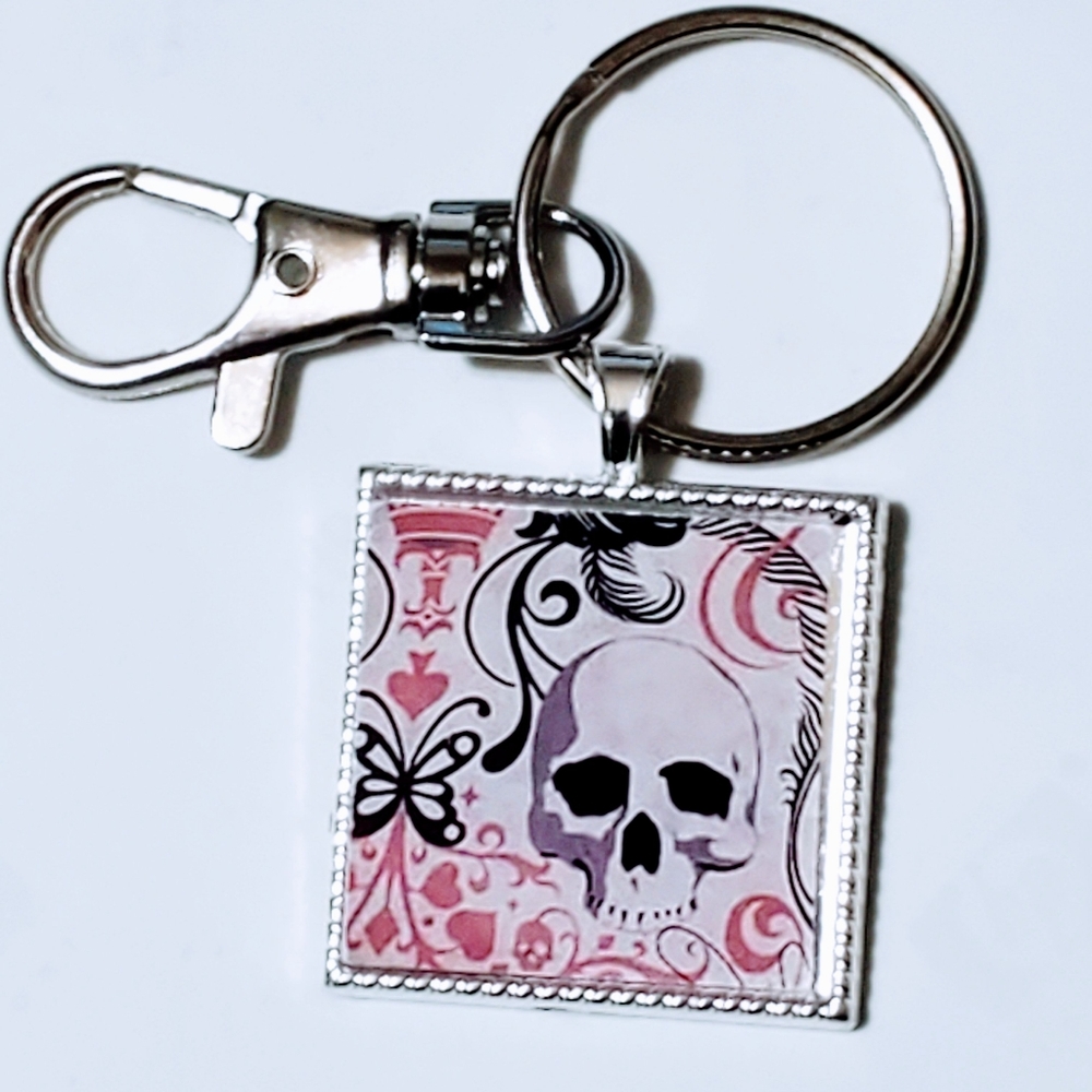 Handmade skull keyring or necklace new